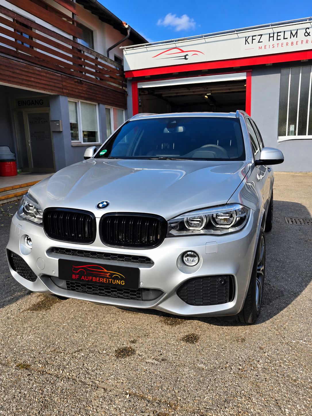BMW X5 nach der Fahrzeugaufbereitung bei BF Aufbereitung in Kienberg